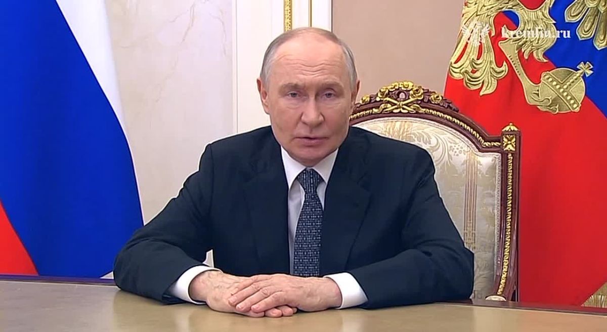 «Сердечно поздравляю с праздником работников и ветеранов железнодорожного транспорта России, всех, кто своим напряжённым добросовестным трудом вносит вклад в развитие этой ключевой для нашей страны, стратегически важной...