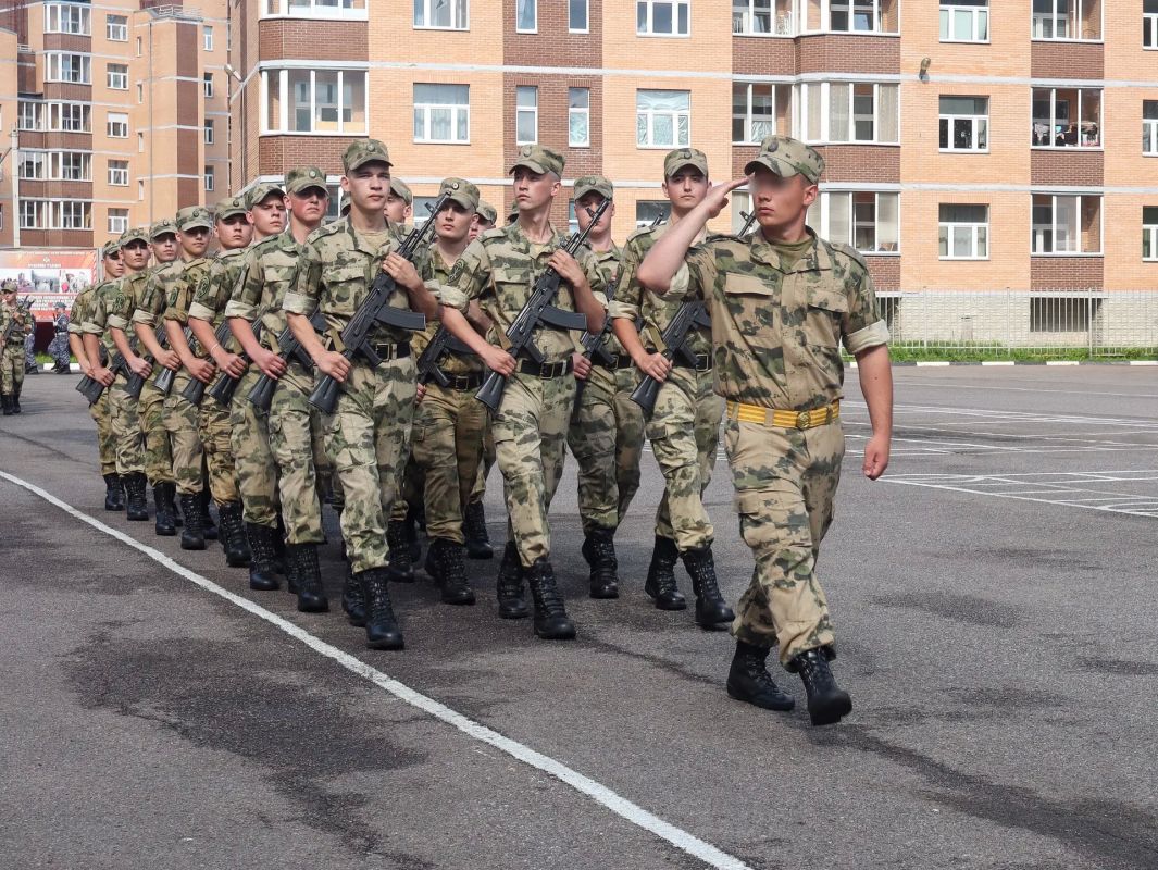 Поздравляем с принятием Военной присяги военнослужащих 33-й бригады оперативного назначения, морского отряда, полка и батальона по охране важных государственных объектов Северо-Западного округа Росгварии Поздравляем с принятием Военной присяги военнослужащих 33-й бригады оперативного назначения, морского отряда, полка и батальона по охране важных государственных объектов Северо-Западного округа Росгварии