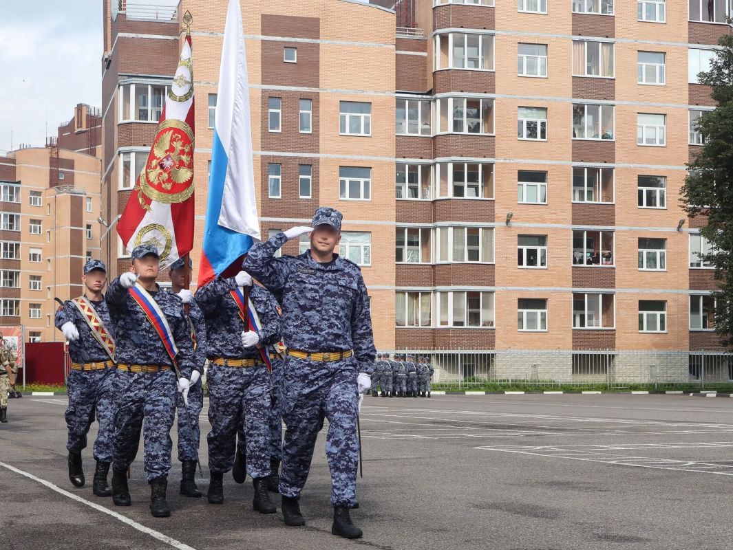 Поздравляем с принятием Военной присяги военнослужащих 33-й бригады оперативного назначения, морского отряда, полка и батальона по охране важных государственных объектов Северо-Западного округа Росгварии Поздравляем с принятием Военной присяги военнослужащих 33-й бригады оперативного назначения, морского отряда, полка и батальона по охране важных государственных объектов Северо-Западного округа Росгварии