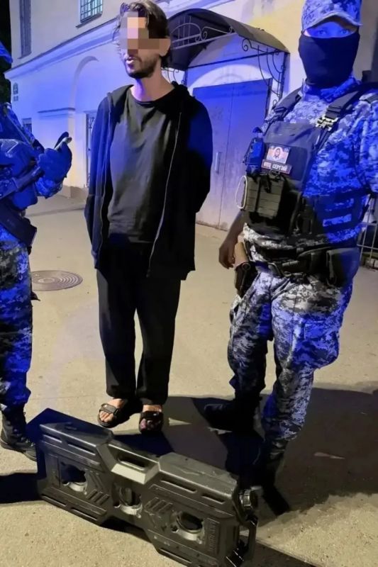 Горит сарай, гори и бар: молодой человек подстрекал первого встречного поджечь заведение в Санкт-Петербурге — обоим грозит административка