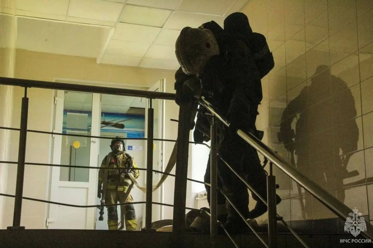 В Пожарно-спасательном колледже Петербурга прошли учения по тушению условного пожара В Пожарно-спасательном колледже Петербурга прошли учения по тушению условного пожара