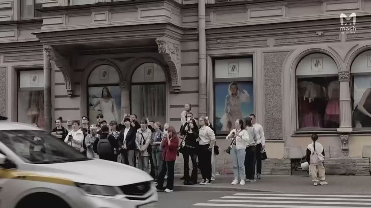 Рухнувшие кирпичи и штукатурка отправили петербуржца на месяцы лечения в больницу