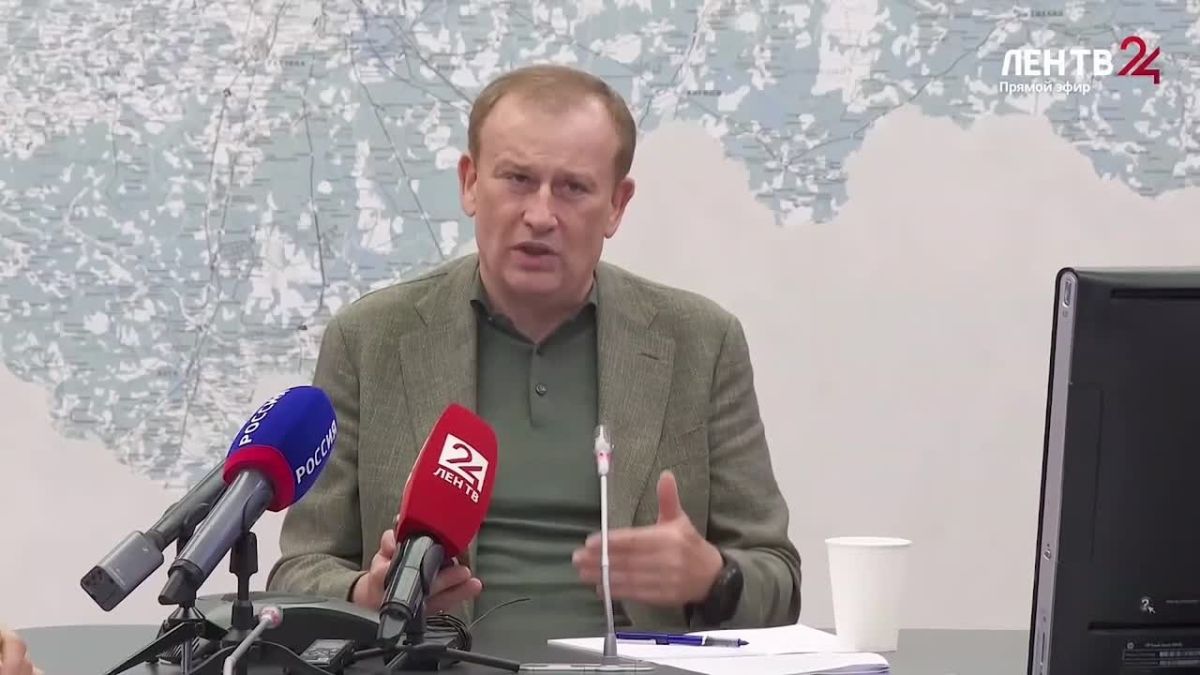 Губернатор Ленобласти Александр Дрозденко провёл прямую линию