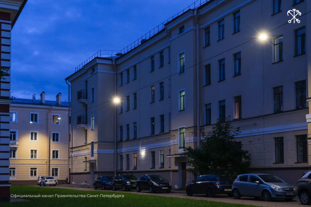 Новые фонари осветили квартал в Кронштадте, ограниченный улицами Красной, Петровской и территорией Летнего сада Новые фонари осветили квартал в Кронштадте, ограниченный улицами Красной, Петровской и территорией Летнего сада