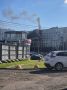 Квартира в жилом доме горит у метро «Пионерская» – огонь вырывается наружу