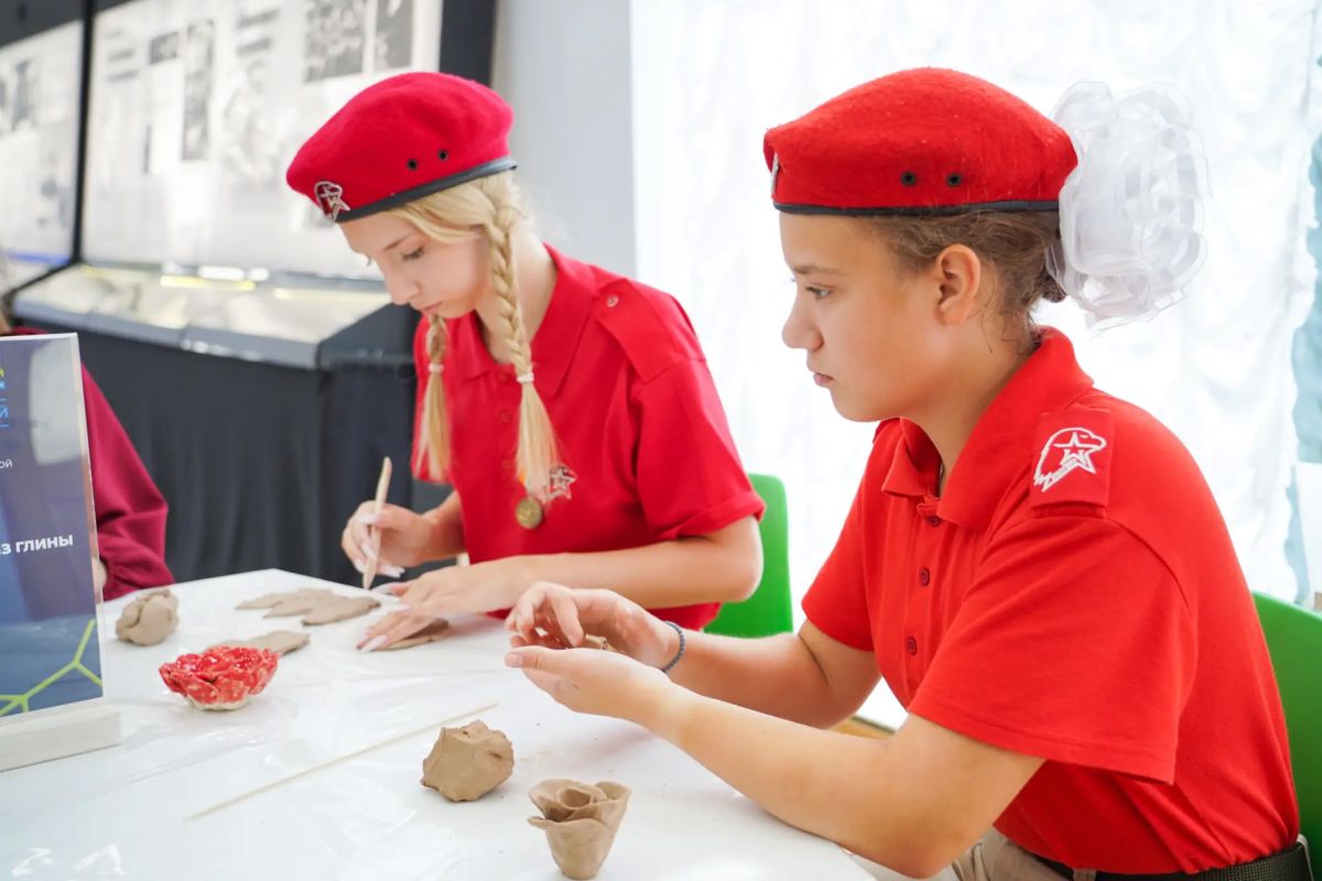 Александр Беглов: В здании администрации Петроградского района открыта тематическая выставка достижений Александр Беглов: В здании администрации Петроградского района открыта тематическая выставка достижений