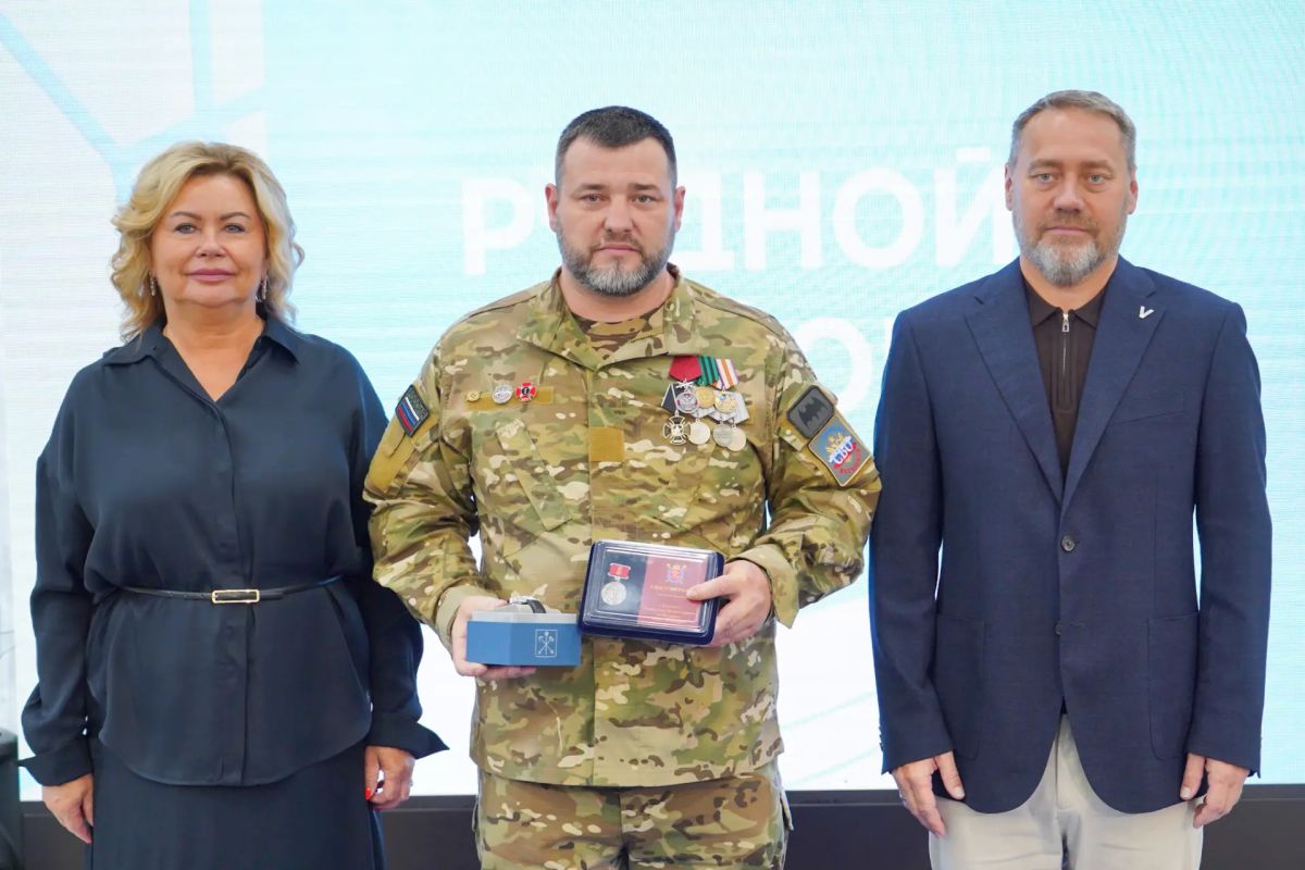 Александр Беглов: В здании администрации Петроградского района открыта тематическая выставка достижений Александр Беглов: В здании администрации Петроградского района открыта тематическая выставка достижений