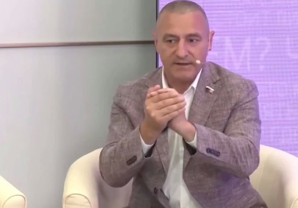 Госдума на каникулы — депутаты в пляс: Народный избранник не нашёл у женщин «состояния тела», кроме «рожалки»
