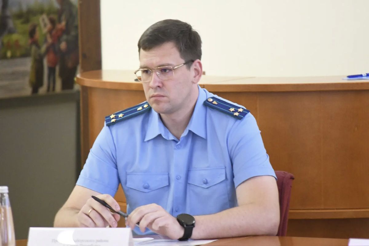 Прокурор города Андрей Гуришев представил нового прокурора Выборгского района г. Санкт-Петербурга Прокурор города Андрей Гуришев представил нового прокурора Выборгского района г. Санкт-Петербурга