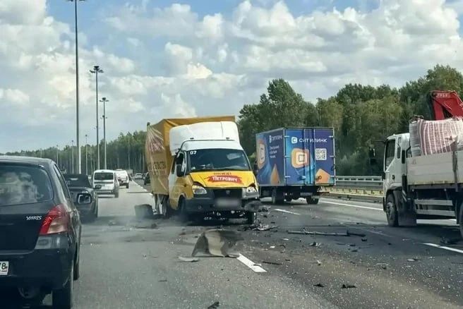 Один человек погиб в ДТП с участием трех автомобилей на КАД