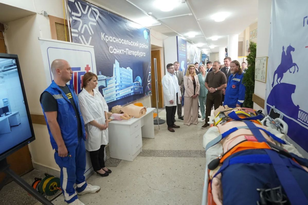 Председатель Законодательного Собрания Александр Бельский посетил выставку достижений Красносельского района Председатель Законодательного Собрания Александр Бельский посетил выставку достижений Красносельского района