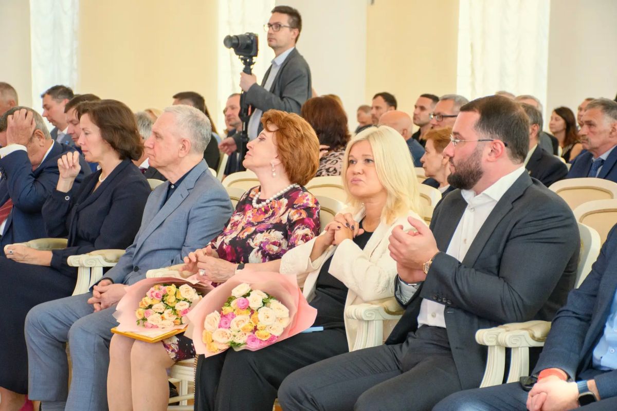Александр Беглов: В преддверии Дня строителя торжественно наградили лучших специалистов Александр Беглов: В преддверии Дня строителя торжественно наградили лучших специалистов