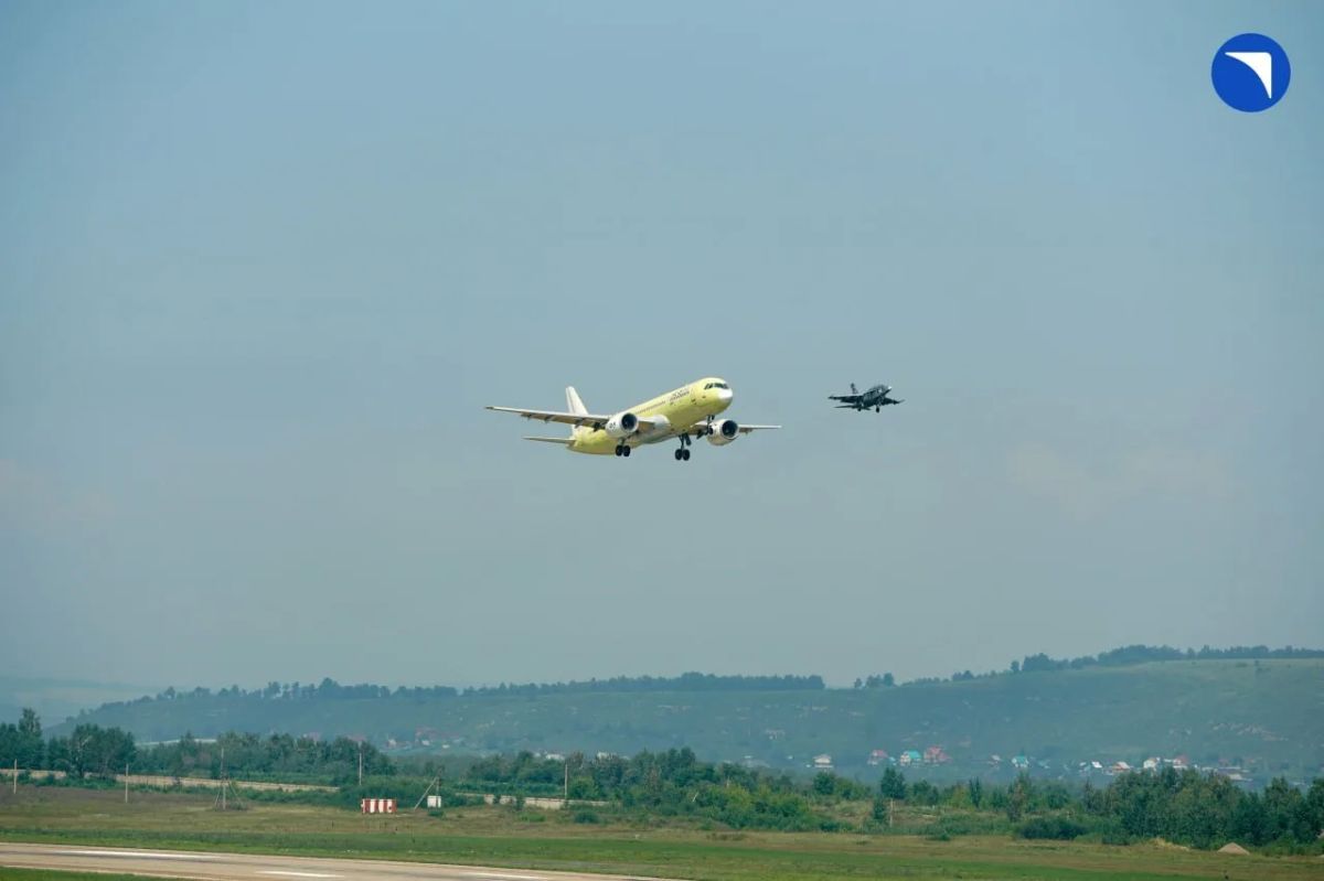 Олег Царёв: Первый серийный пассажирский самолет МС-21-310, полностью собранный на отечественных системах и с двигателем ПД-14, впервые поднялся в небо с аэродрома Иркутского авиазавода Олег Царёв: Первый серийный пассажирский самолет МС-21-310, полностью собранный на отечественных системах и с двигателем ПД-14, впервые поднялся в небо с аэродрома Иркутского авиазавода