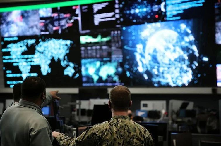 Цифровой фронт убивает своих? Волна загадочных самоубийств военных хакеров прокатилась в США