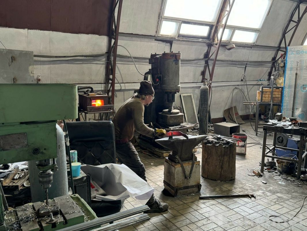 В Петербурге продолжают создавать масштабную металлическую скульптуру амурского тигра В Петербурге продолжают создавать масштабную металлическую скульптуру амурского тигра