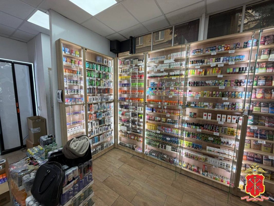 Экономическая полиция пресекла продажу немаркированной табачной продукции в Петербурге