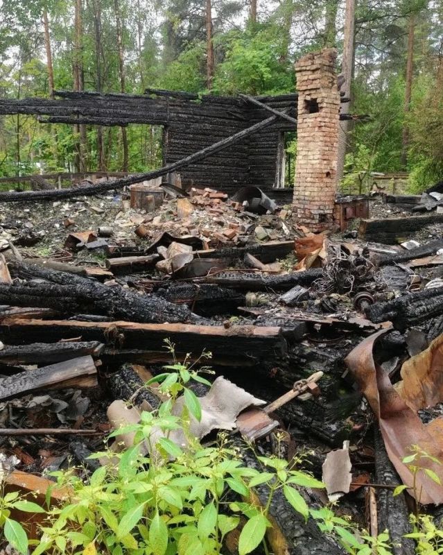 Полгода жил в «Жигулях»: в Ленобласти 86-летний пенсионер остался без дома Полгода жил в «Жигулях»: в Ленобласти 86-летний пенсионер остался без дома