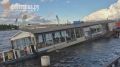 Обстановка у плавучего ресторана Aquarel Hall — палуба уходит под воду