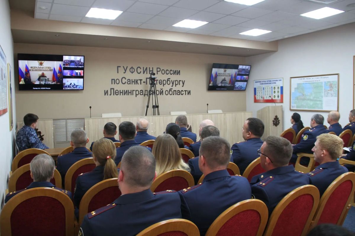 Директор ФСИН России Аркадий Гостев представил нового начальника ГУФСИН России по городу Санкт-Петербургу и Ленинградской области Александра Федорова Директор ФСИН России Аркадий Гостев представил нового начальника ГУФСИН России по городу Санкт-Петербургу и Ленинградской области Александра Федорова