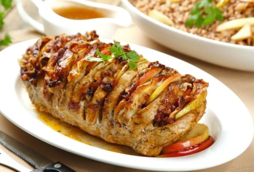 Мясо под соусом: как фрукты делают блюда незабываемыми