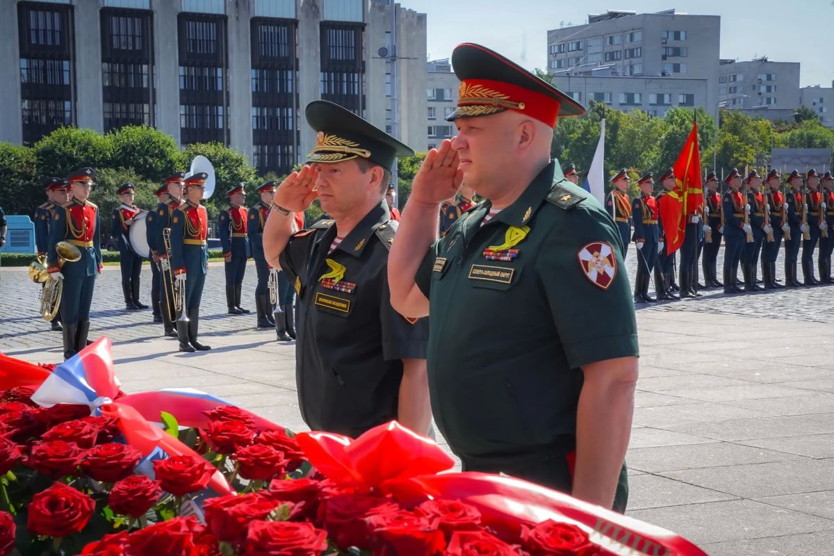 Делегация Росгвардии почтила память защитников Ленинграда Делегация Росгвардии почтила память защитников Ленинграда