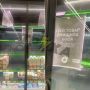 «Этот товар уничтожила Россия»: такие таблички уже появляются на пустых полках в супермаркетах Киева