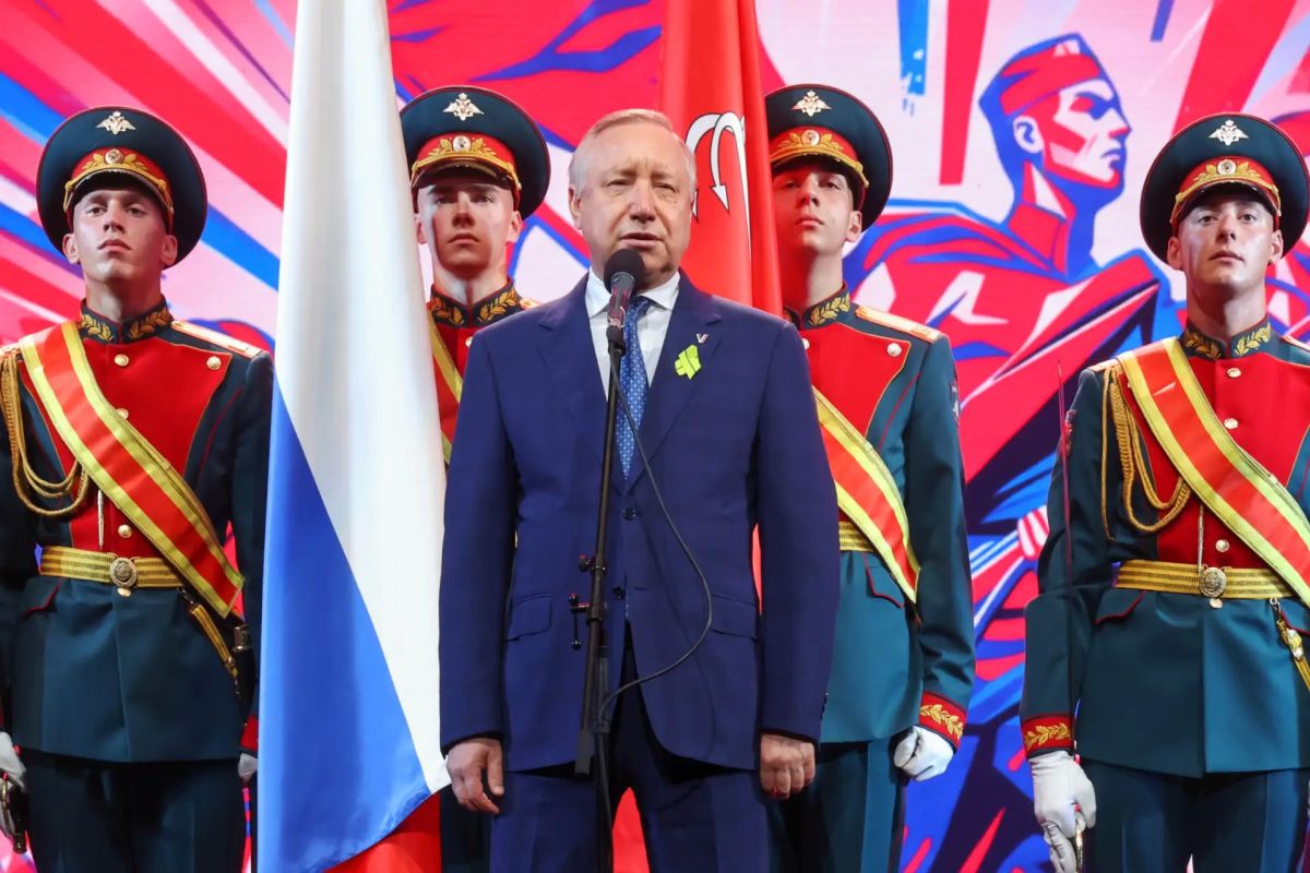 Александр Беглов: Среди торжественных мероприятий, посвящённых годовщине завершения Ленинградской битвы, особое место занял концерт «Говорит Ленинградское радио» в БКЗ «Октябрьский»