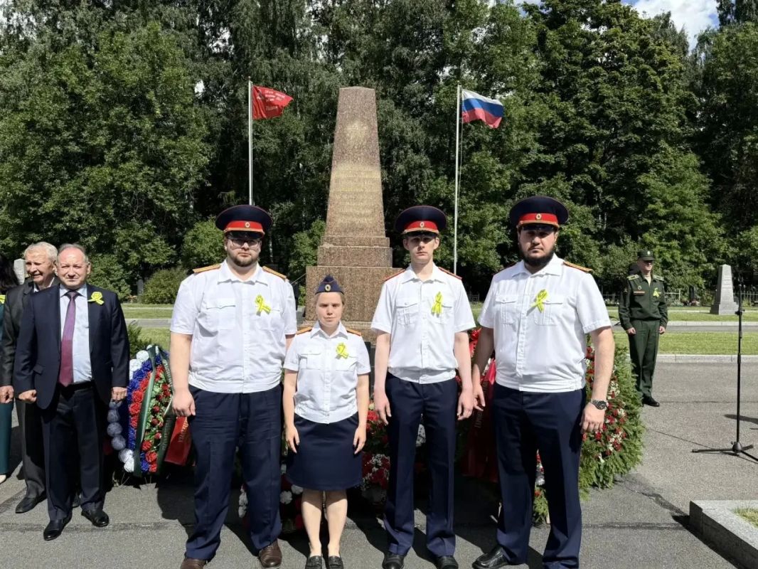 Сотрудники ГСУ СК России по городу Санкт-Петербургу приняли участие в торжественных мероприятиях, посвященных Дню окончания битвы за Ленинград