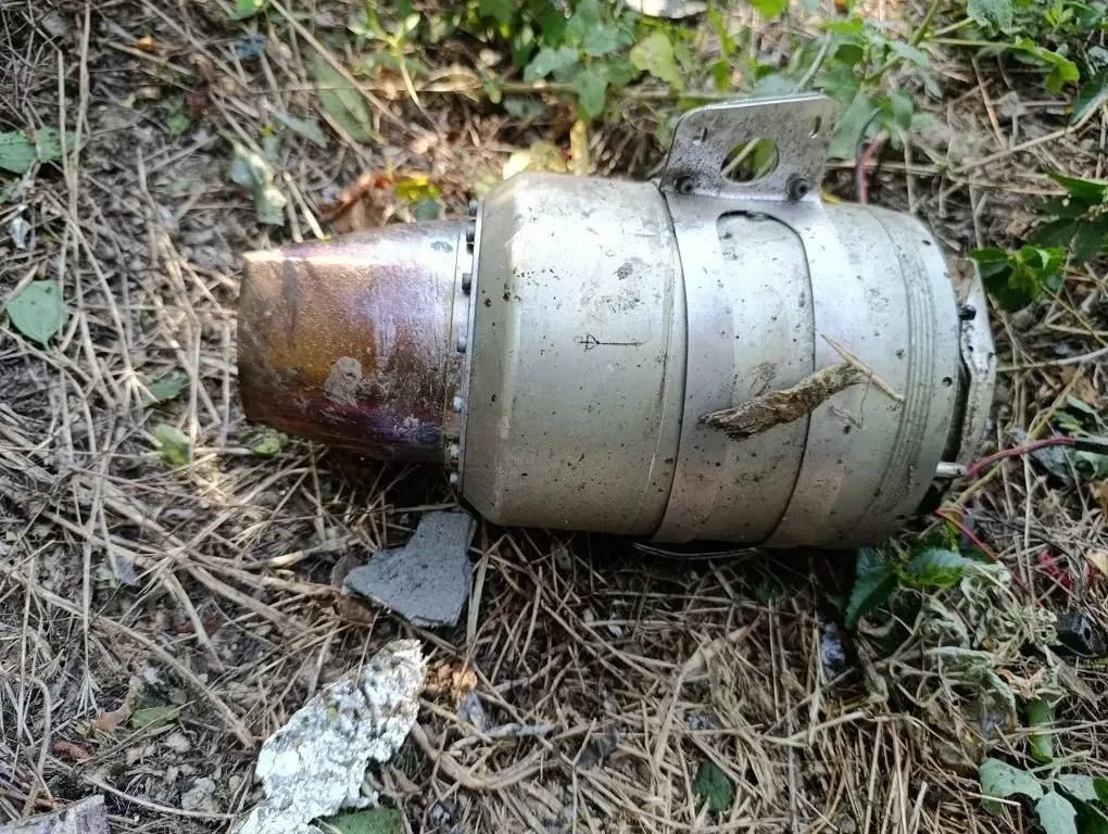 Два майора: ЛНР. Глава региона. Утром в Луганске БПЛА ВСУ атаковали частный сектор и парковку на придомовой территории Два майора: ЛНР. Глава региона. Утром в Луганске БПЛА ВСУ атаковали частный сектор и парковку на придомовой территории