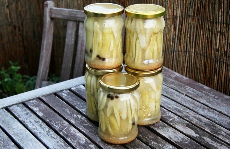 Необычные маринованные огурцы в горчично-масляном маринаде