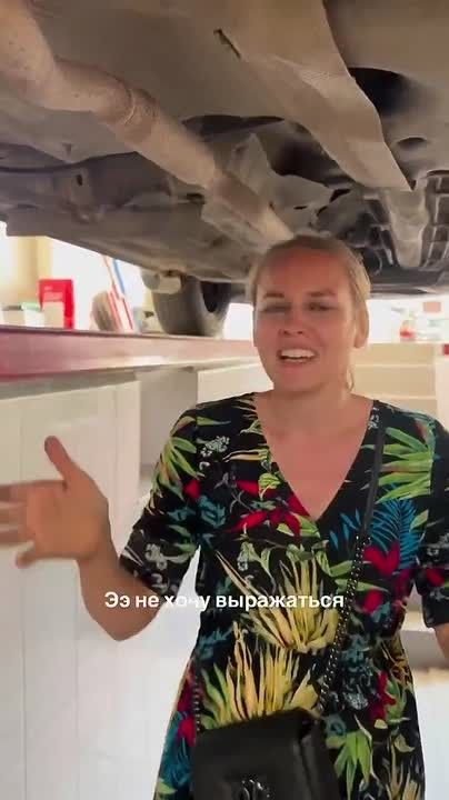 «Сначала его не было, потом он был очень дорогой, а сейчас есть везде, но…»: Жительница Симферополя «попала» на ремонт авто, залив бак на АЗС