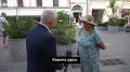 'Как посмотришь, как вы гадости говорите, хочется врезать вам'