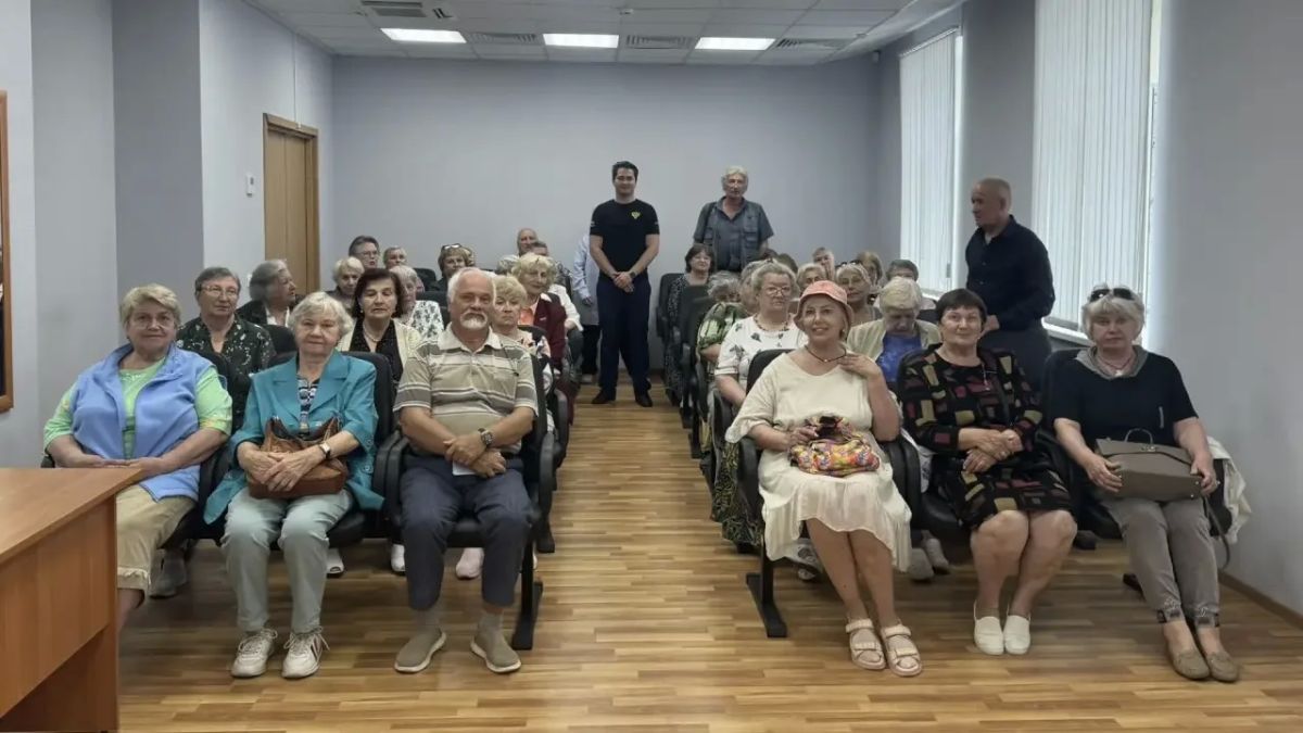 Прокуратура Приморского района г. Санкт-Петербурга провела встречу с представителями районного отделения общественной организации ветеранов (пенсионеров) войны, труда, вооруженных сил и правоохранительных органов