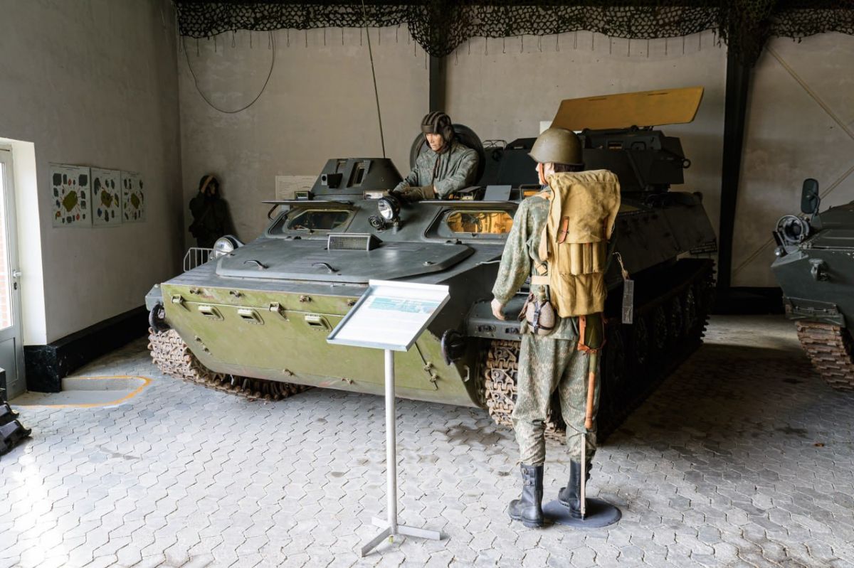 Датский музей Panzermuseum East передал Украине боевую машину пехоты БМП-1 и станцию наземной артиллерийской разведки СНАР-10 из собственных запасов Датский музей Panzermuseum East передал Украине боевую машину пехоты БМП-1 и станцию наземной артиллерийской разведки СНАР-10 из собственных запасов