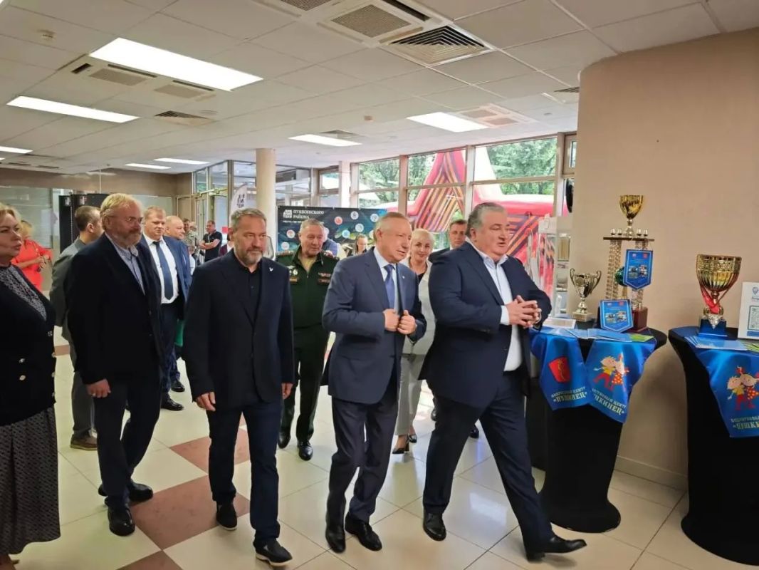 Виталий Милонов: Выставка достижений Пушкинского района посвящена 10 приоритетам развития Санкт-Петербурга Виталий Милонов: Выставка достижений Пушкинского района посвящена 10 приоритетам развития Санкт-Петербурга