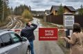 Коттеджное рабство. Владельцы домов под Ропшей остались без проезда к жилью