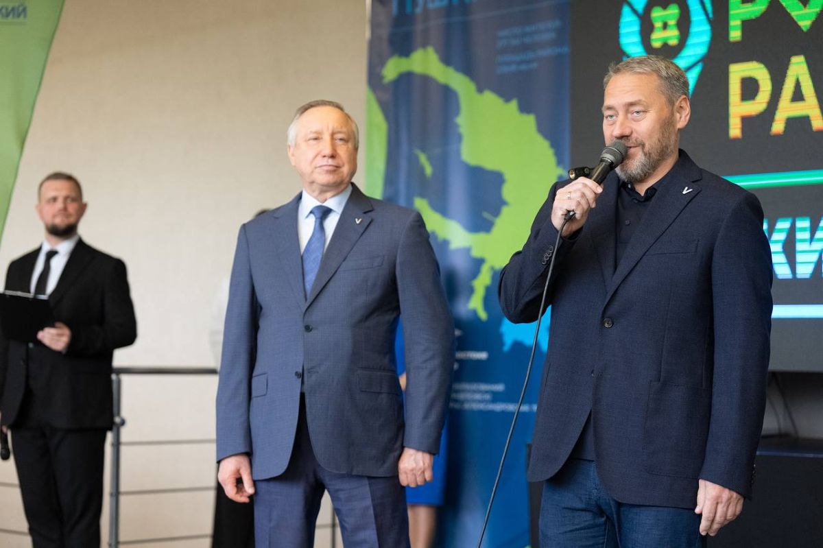 Александр Беглов и Александр Бельский посетили выставку достижений Пушкинского района Александр Беглов и Александр Бельский посетили выставку достижений Пушкинского района
