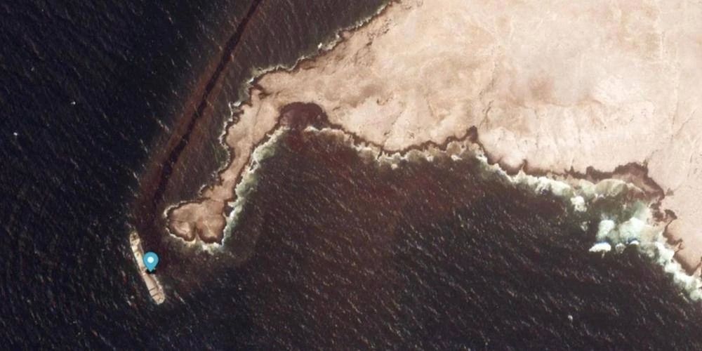 Олег Царёв: У берегов Омана нефтяное пятно из танкера нашего теневого флота Caroline Bezengi выросло почти до 390 кв км и продолжает двигаться на северо-восток, к материковому побережью
