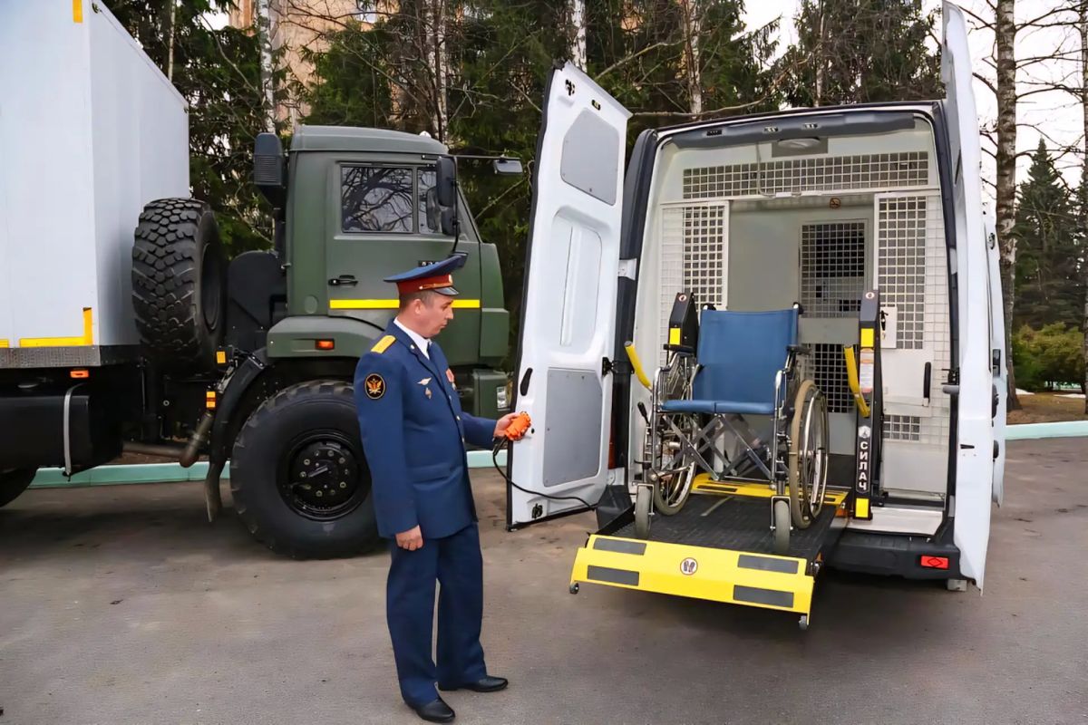 Сегодня наши поздравления адресованы работникам транспортной службы уголовно-исполнительной системы Российской Федерации Сегодня наши поздравления адресованы работникам транспортной службы уголовно-исполнительной системы Российской Федерации