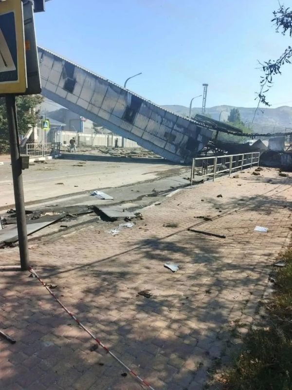 Удары по Новороссийску. Всю ночь в российских регионах расчеты ПВО отражали атаку нескольких сотен БЛА Удары по Новороссийску. Всю ночь в российских регионах расчеты ПВО отражали атаку нескольких сотен БЛА