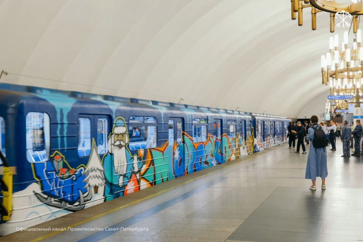 На Линию 2 петербургского метро запущен уникальный шестивагонный арт-состав На Линию 2 петербургского метро запущен уникальный шестивагонный арт-состав