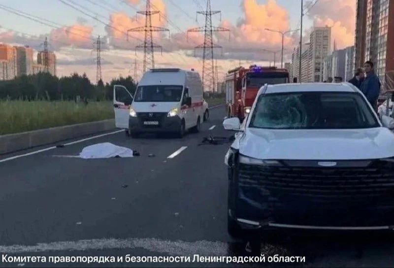 Самокатчик погиб в ДТП на проспекте Авиаторов Балтики Самокатчик погиб в ДТП на проспекте Авиаторов Балтики