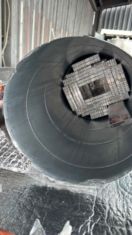 В Большом морском порту Петербурга обнаружили 121 тысячу пачек сигарет без акцизов В Большом морском порту Петербурга обнаружили 121 тысячу пачек сигарет без акцизов