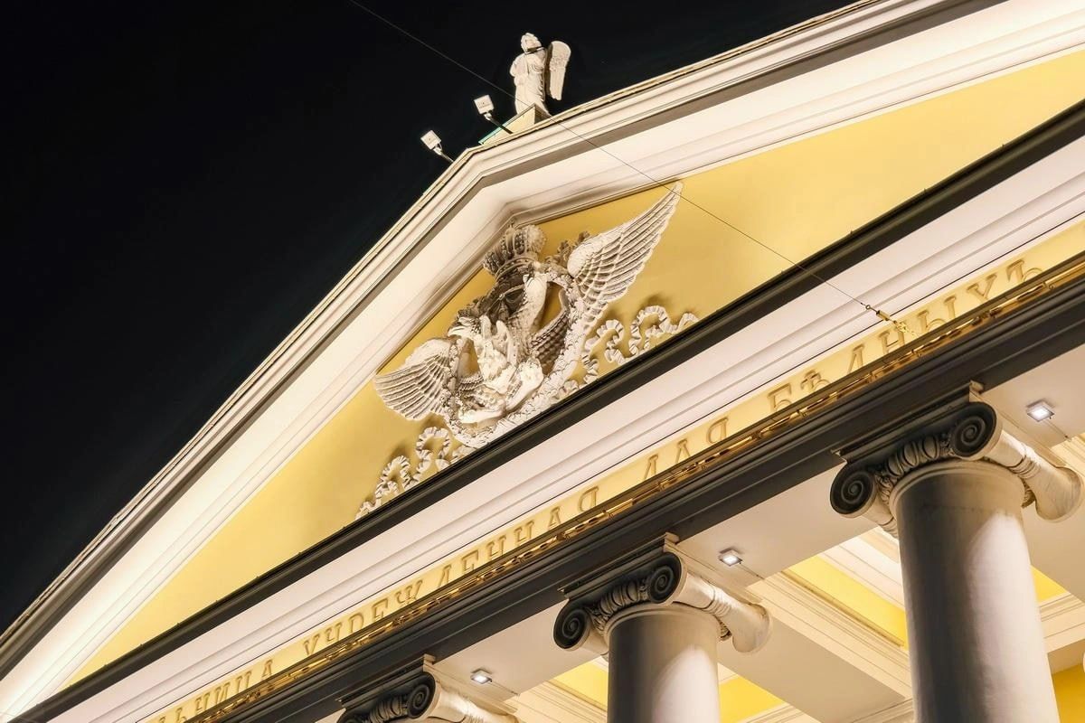 Мариинская больница впервые получила архитектурно-художественную подсветку Мариинская больница впервые получила архитектурно-художественную подсветку