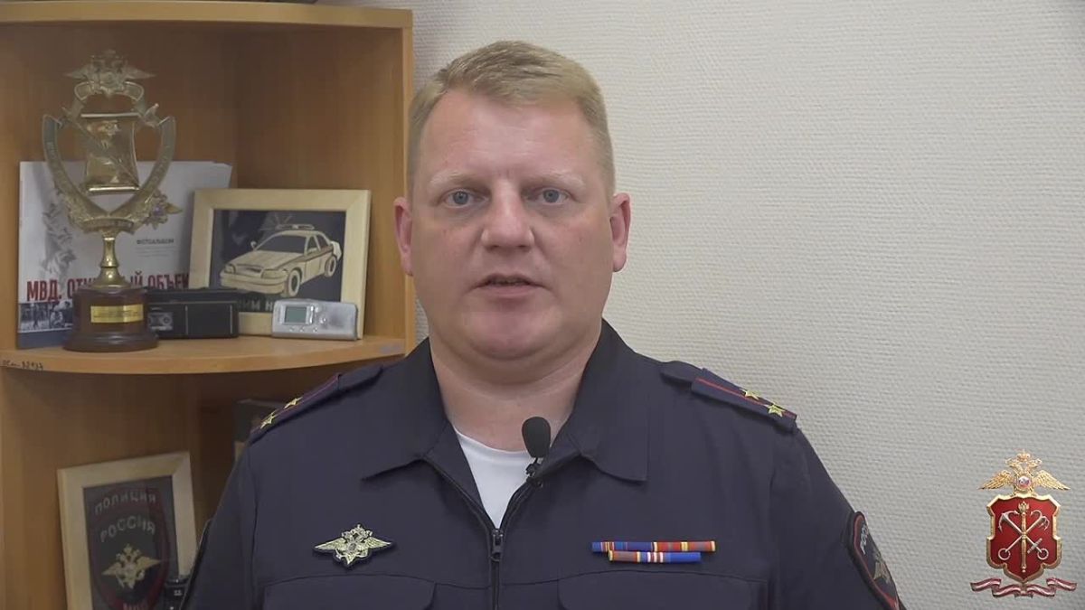 Комментарий дал: Начальник Управления информации и общественных связей ГУ МВД России по Санкт-Петербургу и Ленинградской области, полковник внутренней службы Дмитрий Евгеньевич Стокрацкий