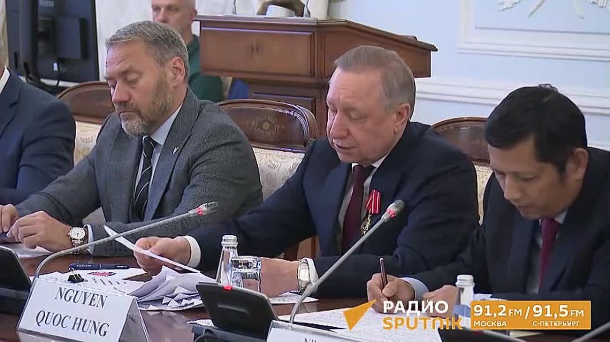 Петербург будет помогать Вьетнаму строить метро