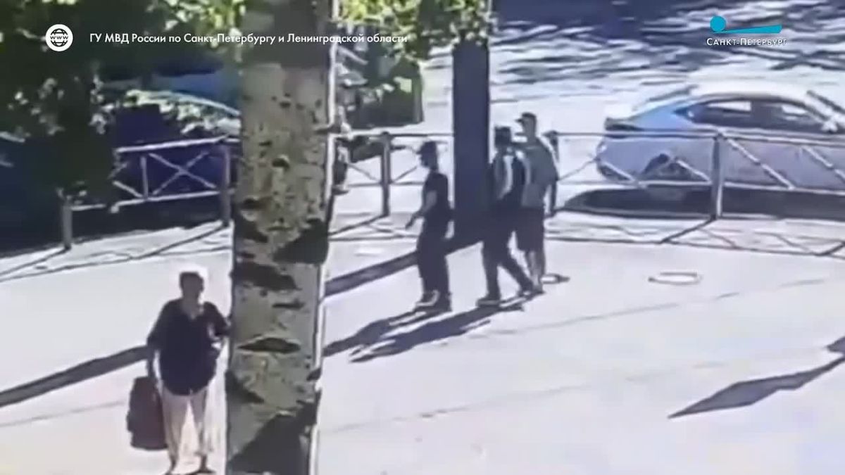 Трое мужчин представились силовиками и требовали у матери подростка 100 тысяч