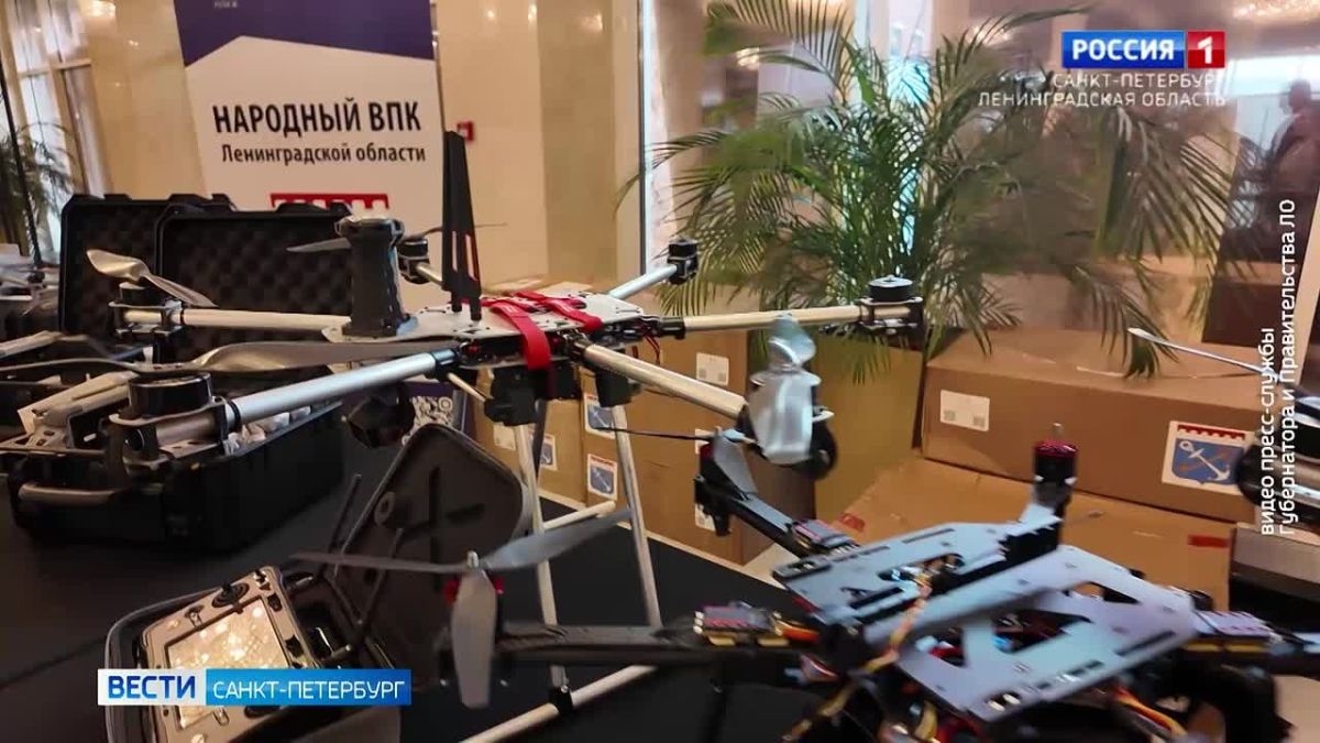 Фонд "Ленинградский рубеж" передал Пограничному управлению ФСБ партию дронов-разведчиков