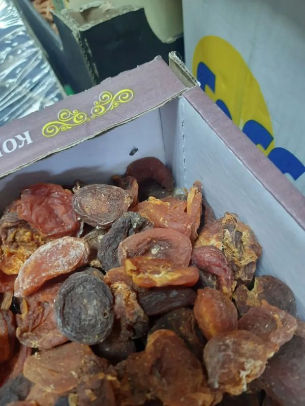 Сухофрукты «с мясом» не желаете ли?