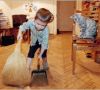 Как привить ребенку любовь к домашним делам: советы для родителей